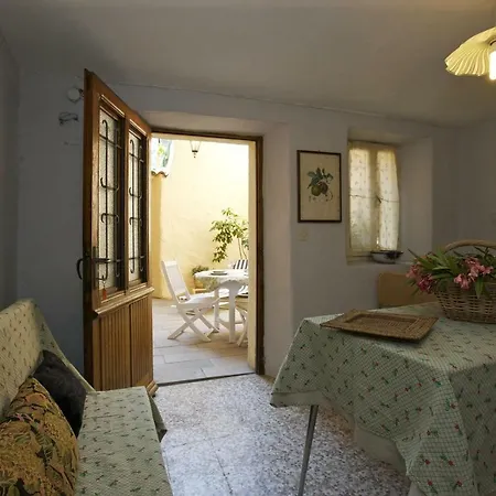 Casa Maria Vittoria בית נופש קנרו ריביירה